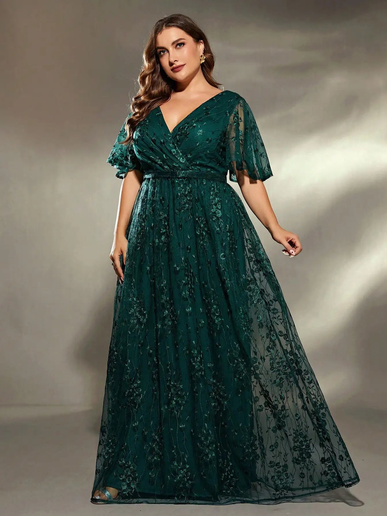 floral lace cocktail dress-Dark Green V Neck Lace Plus Size Party Dress