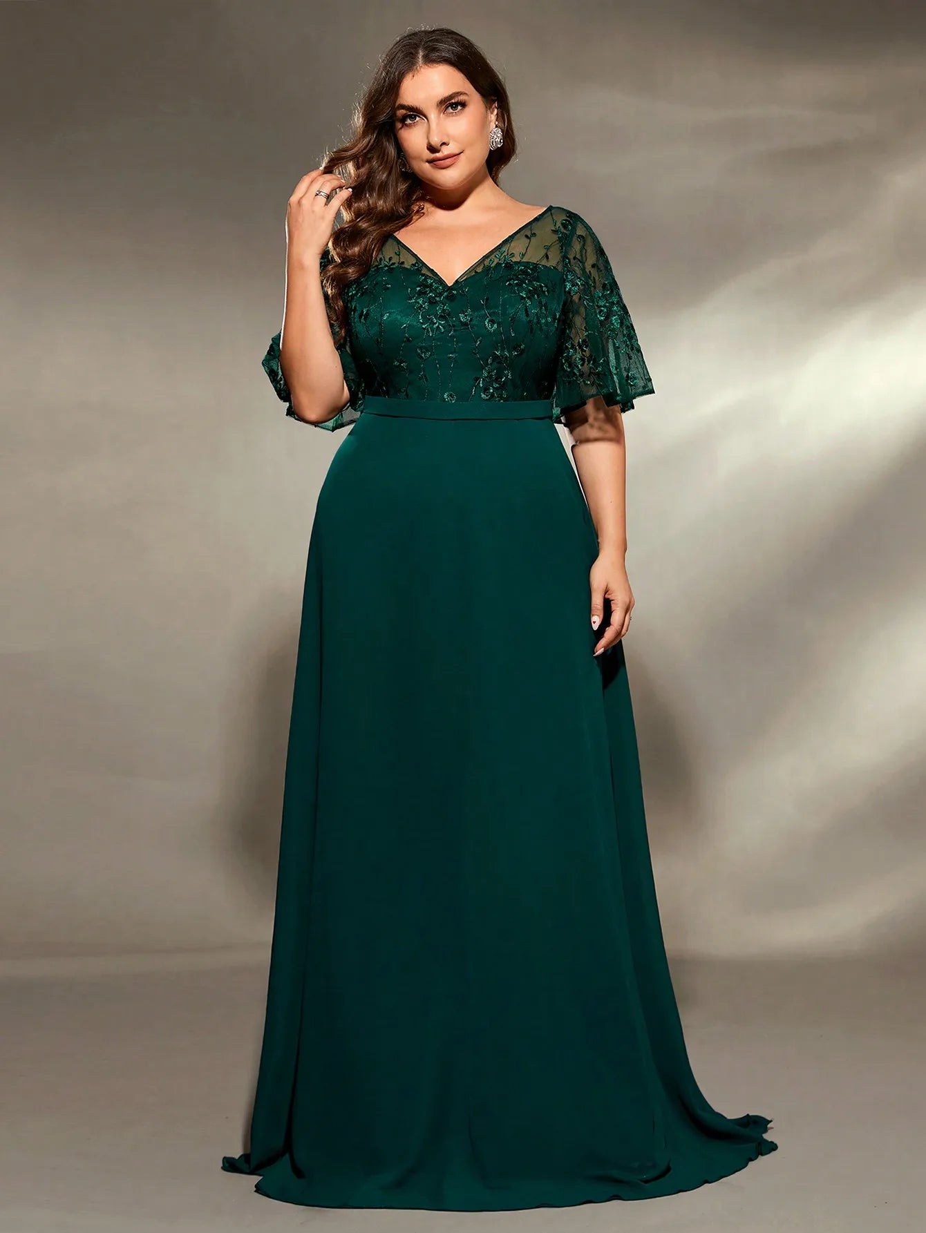 fit and flare cocktail dress-Green Chiffon Lace Plus Size Short Sleeve Party Dress