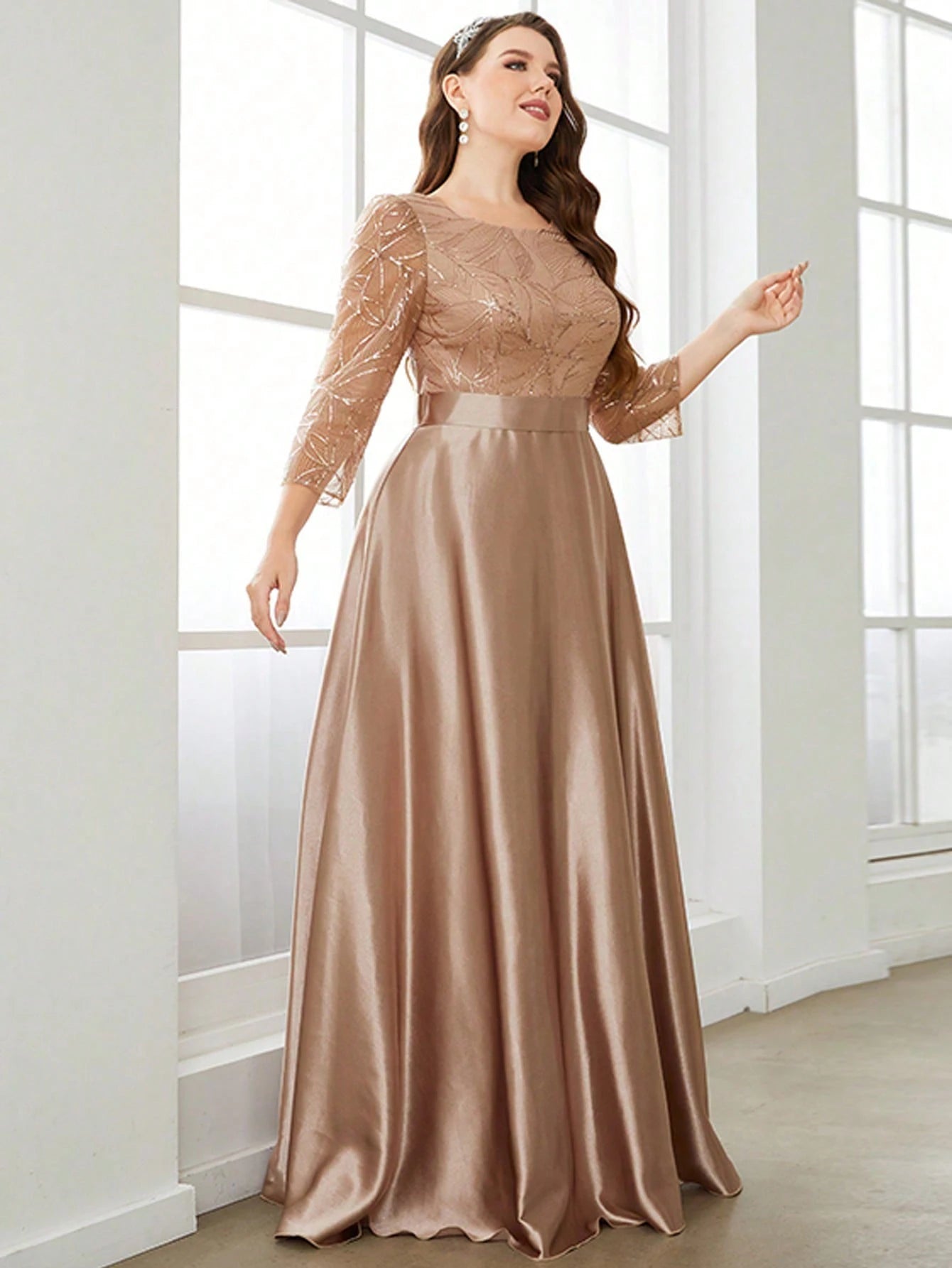 glitter cocktail dress-Champagne Round Neck Lace Sleeve Plus Size Party Dress