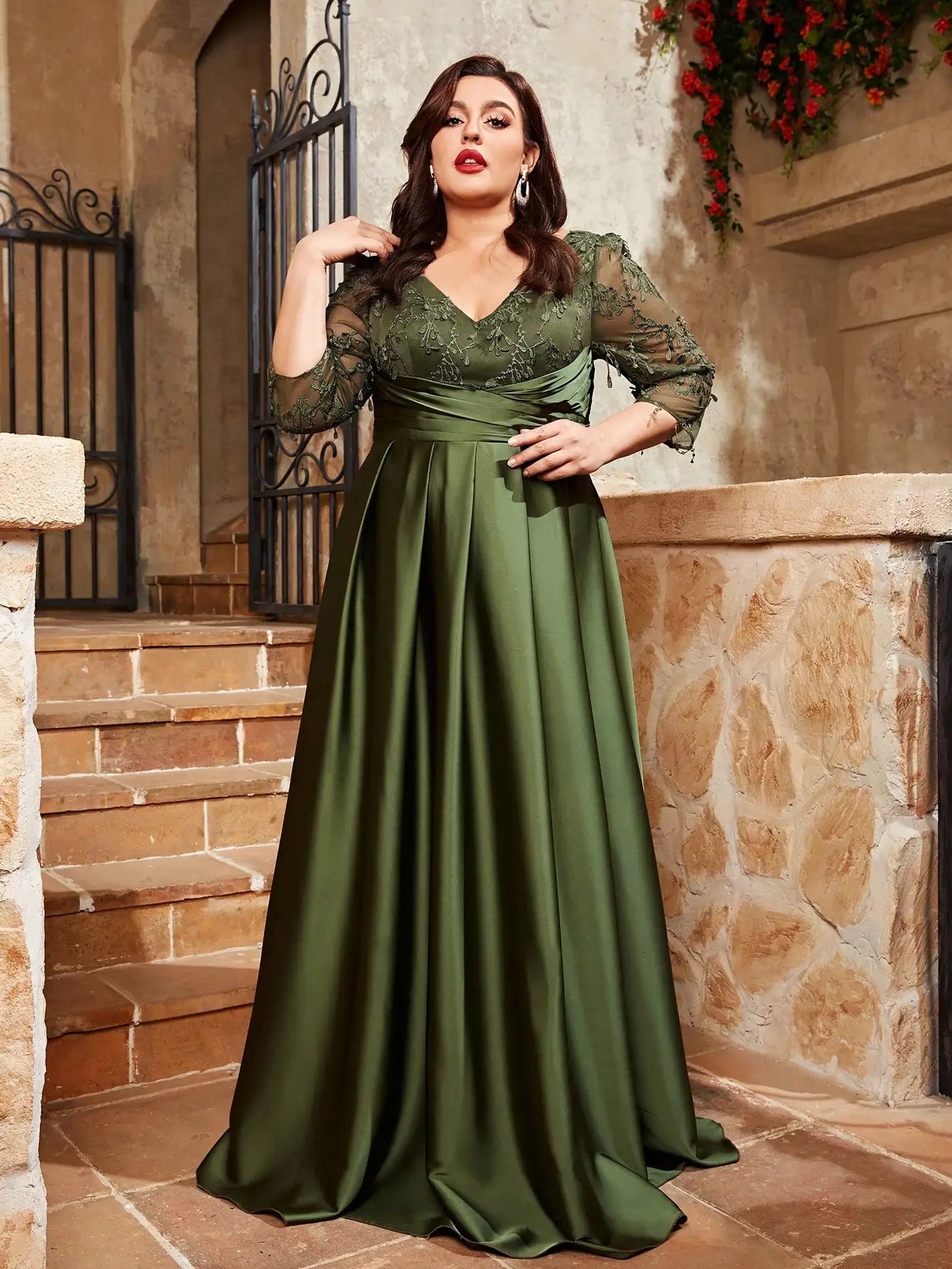 floral printed cocktail dress-Sage Green Plus Size Satin Lace Embroidery Party Dress