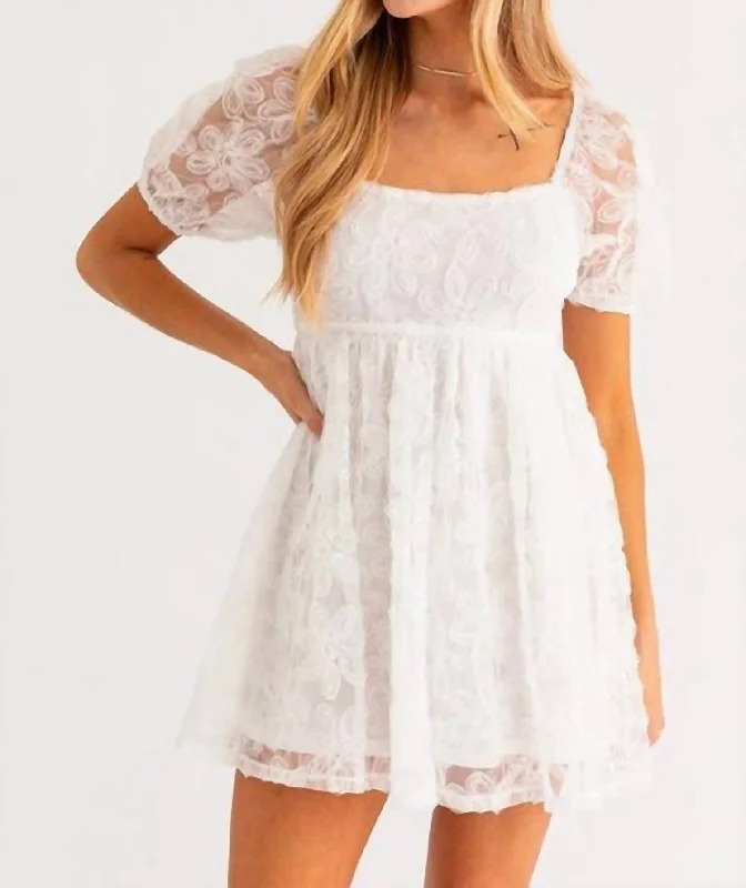 bell sleeve mini dress-Short Sleeve Mini Dress In White