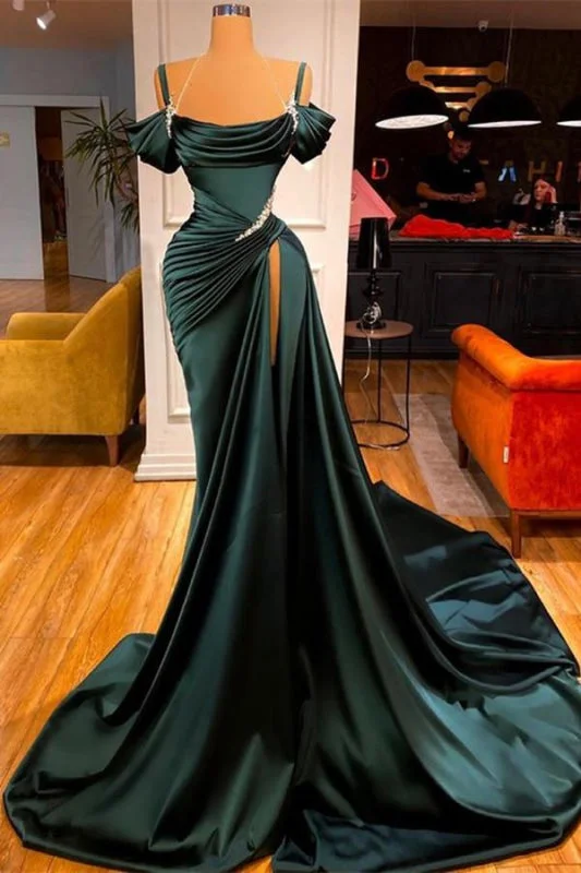 mermaid evening dress-Green Off-the-Shoulder Prom Dress with Long Slit and Pleated Detail