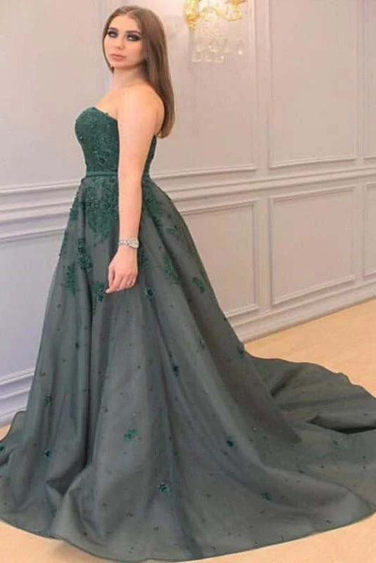 evening dress with appliqués-Princess Sweetheart Sleeveless Applique Court Train Tulle Plus Size Prom Dresses