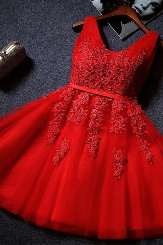 sweetheart neckline evening gown-Red Cute V Neck Sleeveless Appliques Tulle Homecoming Gown A Line Short Prom Dress