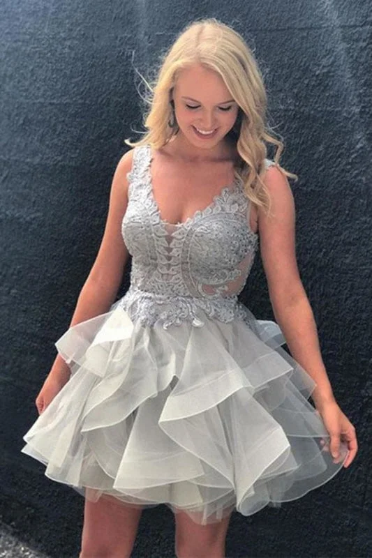 scalloped hem evening gown-Silver Gray V Neck Sleeveless Tulle Homecoming Mini Tiered Prom Dress with Appliques